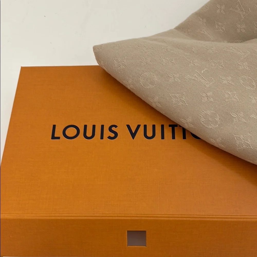 Louis Vuitton Beige Monogram Shawl with Pink and Coral Border - Picture 7 of 7